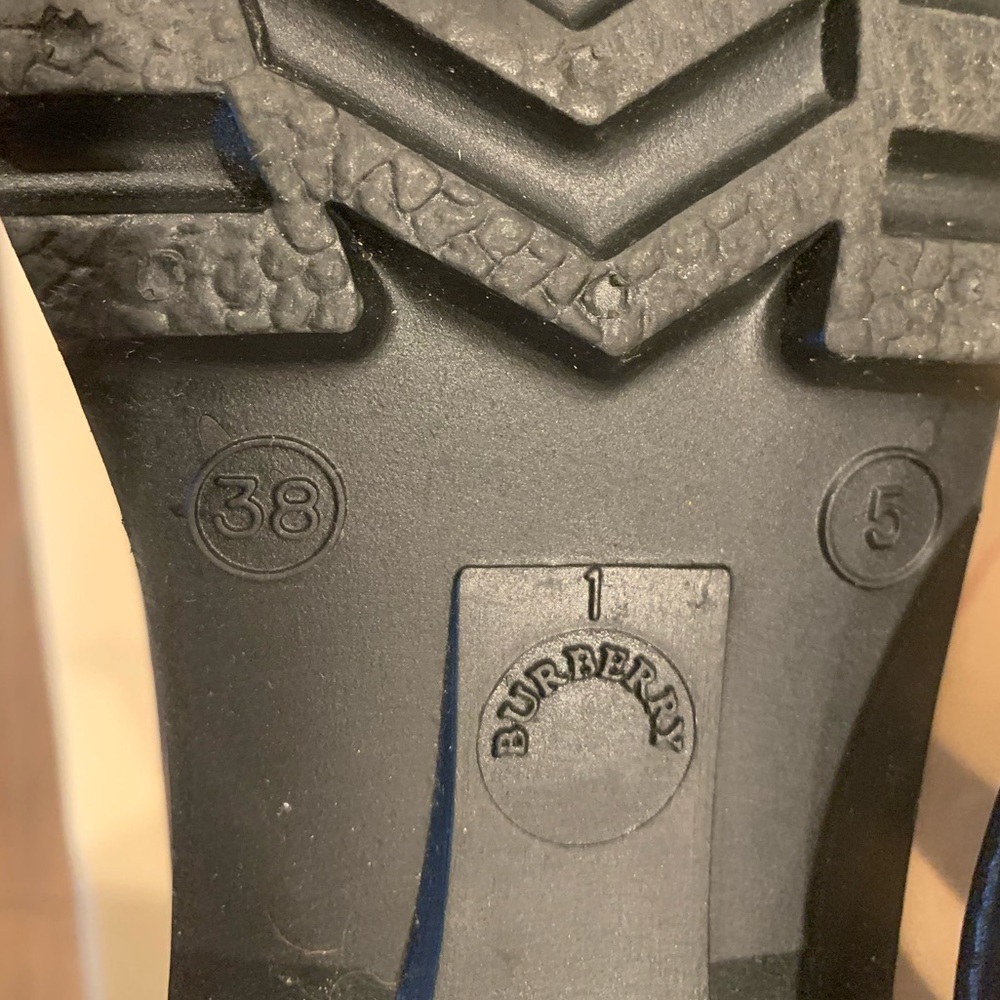 Burberry Plaid Rubber Calf High Leather Trim Rain Boots Size 38 - Picture 6 of 7